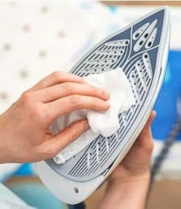 limpiar base plancha de ropa